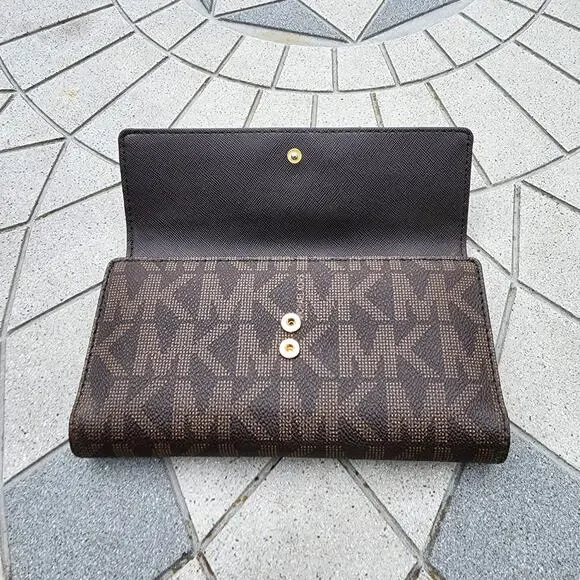 Michael Kors Jet Set Signature Checkbook Continental Wallet Vintage